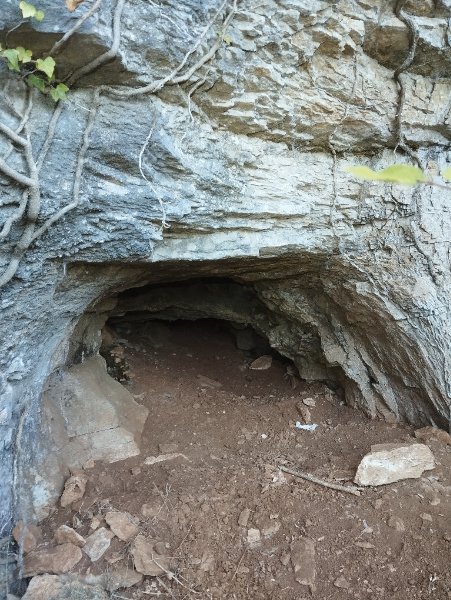Créancey - Grotte Rochons 28m - entrée cavité photo 1, Aurélien Bloch.jpg
Fichier manquant